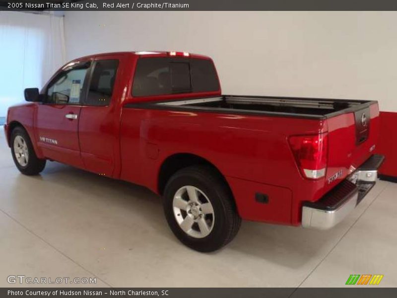 Red Alert / Graphite/Titanium 2005 Nissan Titan SE King Cab