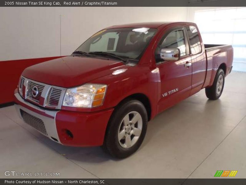 Red Alert / Graphite/Titanium 2005 Nissan Titan SE King Cab