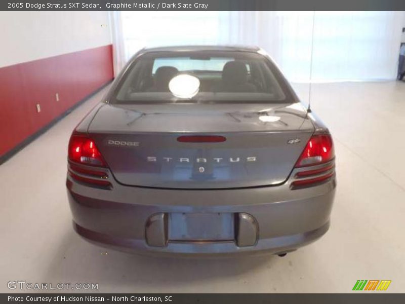 Graphite Metallic / Dark Slate Gray 2005 Dodge Stratus SXT Sedan