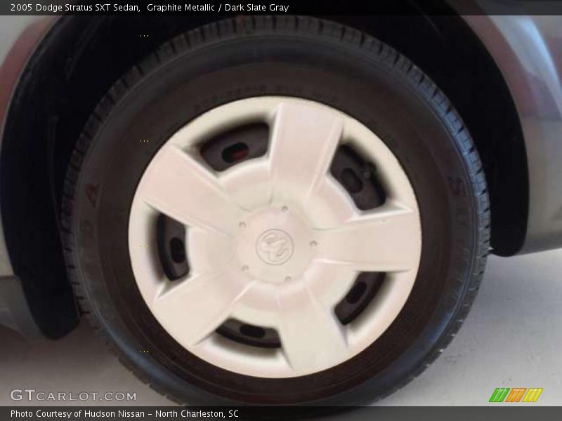 Graphite Metallic / Dark Slate Gray 2005 Dodge Stratus SXT Sedan