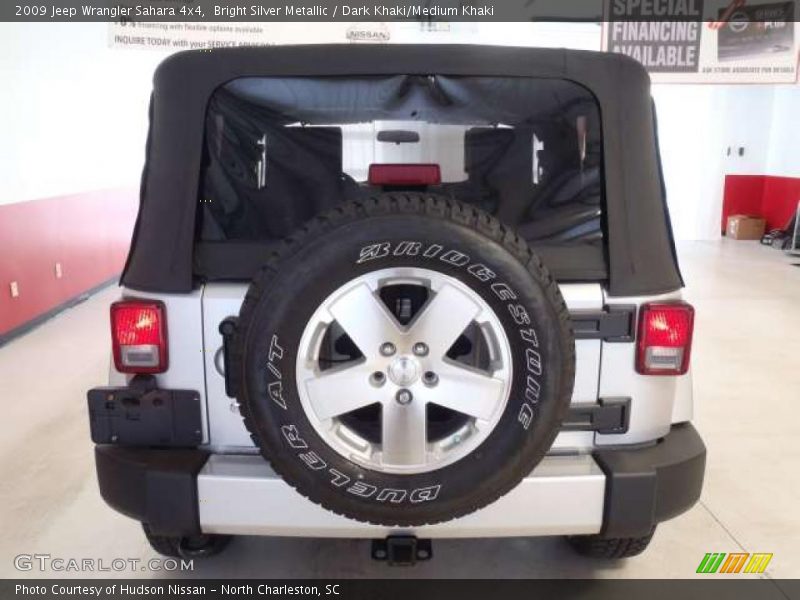 Bright Silver Metallic / Dark Khaki/Medium Khaki 2009 Jeep Wrangler Sahara 4x4