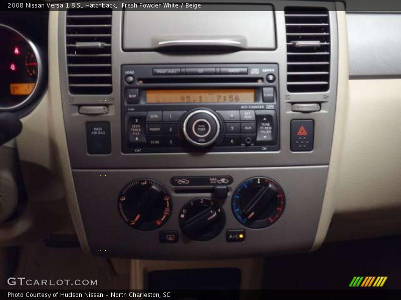 Fresh Powder White / Beige 2008 Nissan Versa 1.8 SL Hatchback