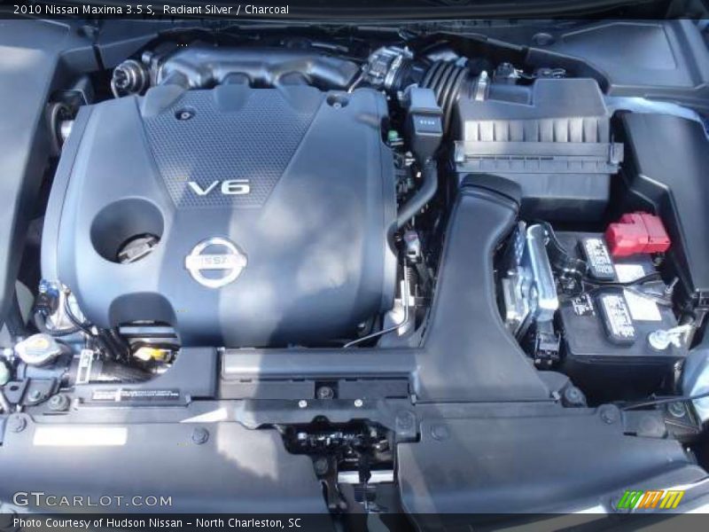 Radiant Silver / Charcoal 2010 Nissan Maxima 3.5 S