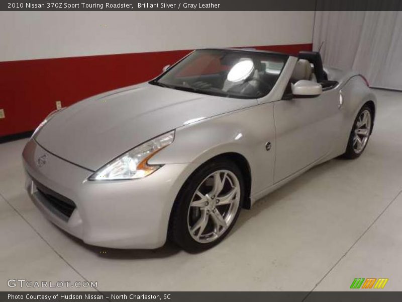Front 3/4 View of 2010 370Z Sport Touring Roadster
