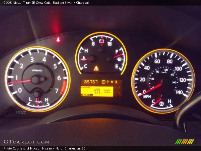 Radiant Silver / Charcoal 2008 Nissan Titan SE Crew Cab
