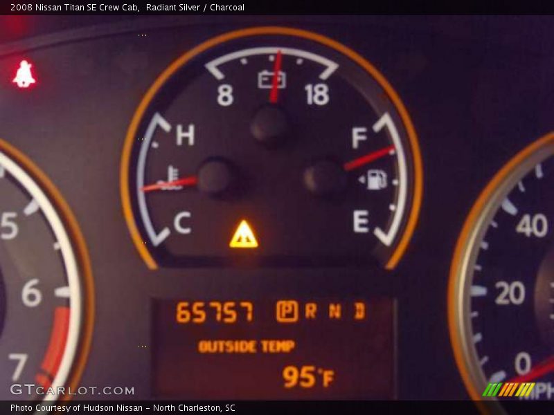 Radiant Silver / Charcoal 2008 Nissan Titan SE Crew Cab