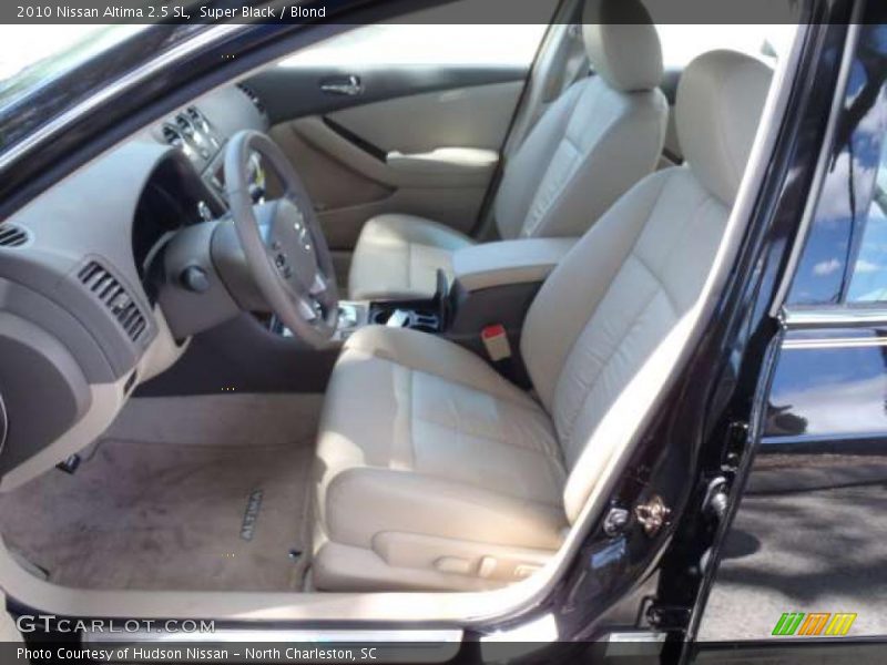 Super Black / Blond 2010 Nissan Altima 2.5 SL