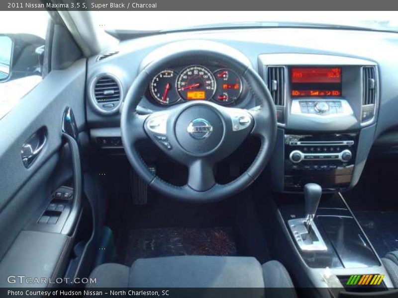 Super Black / Charcoal 2011 Nissan Maxima 3.5 S