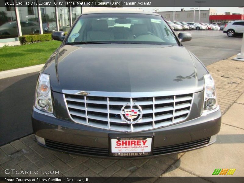 Gray Flannel Metallic / Titanium/Dark Titanium Accents 2011 Cadillac DTS Luxury