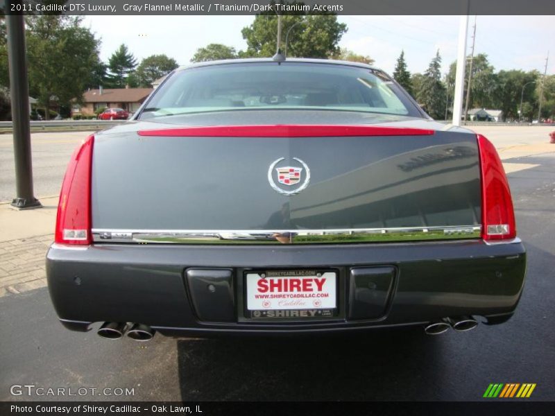 Gray Flannel Metallic / Titanium/Dark Titanium Accents 2011 Cadillac DTS Luxury