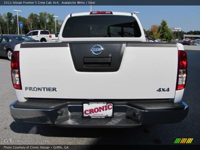 Avalanche White / Steel 2011 Nissan Frontier S Crew Cab 4x4