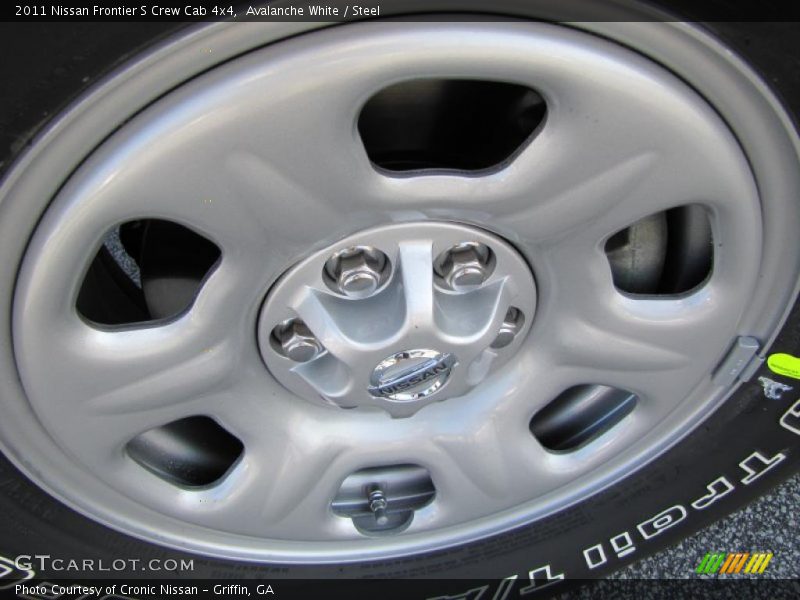 Avalanche White / Steel 2011 Nissan Frontier S Crew Cab 4x4