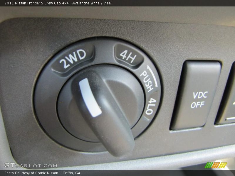 Avalanche White / Steel 2011 Nissan Frontier S Crew Cab 4x4