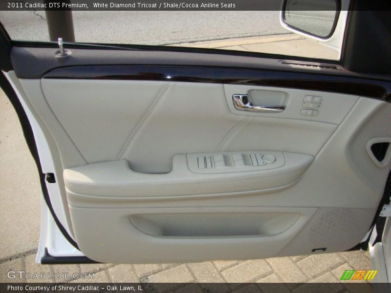 White Diamond Tricoat / Shale/Cocoa Aniline Seats 2011 Cadillac DTS Premium
