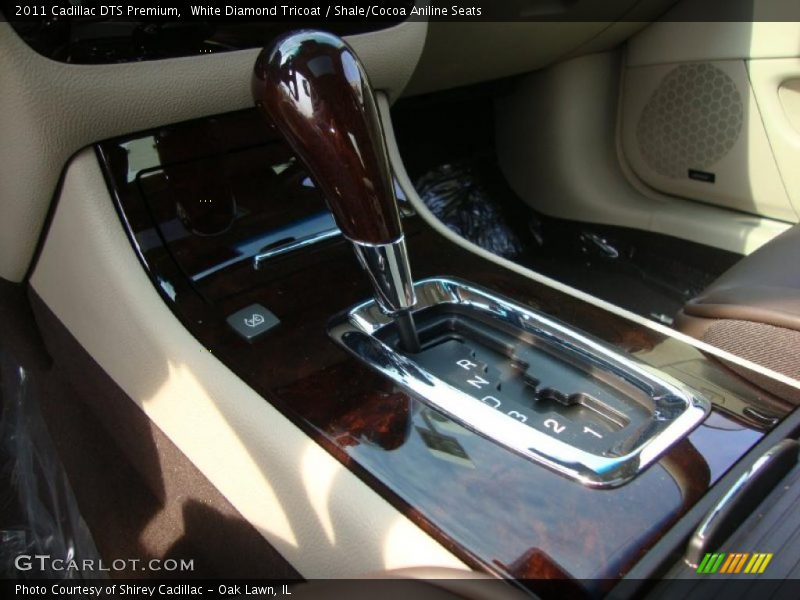 White Diamond Tricoat / Shale/Cocoa Aniline Seats 2011 Cadillac DTS Premium