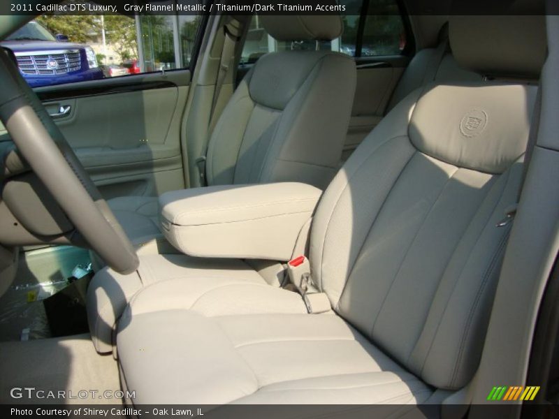 Gray Flannel Metallic / Titanium/Dark Titanium Accents 2011 Cadillac DTS Luxury