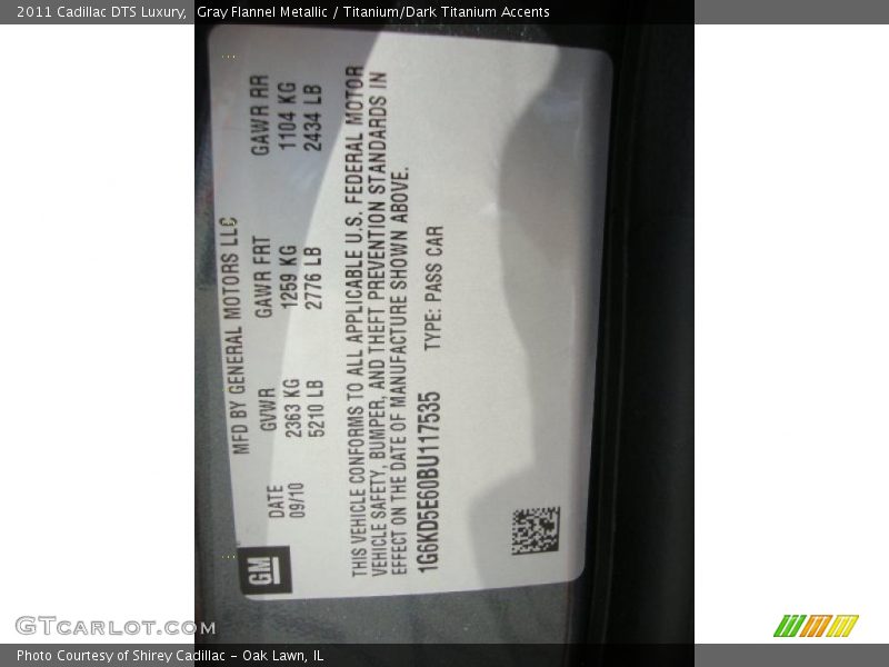 Gray Flannel Metallic / Titanium/Dark Titanium Accents 2011 Cadillac DTS Luxury