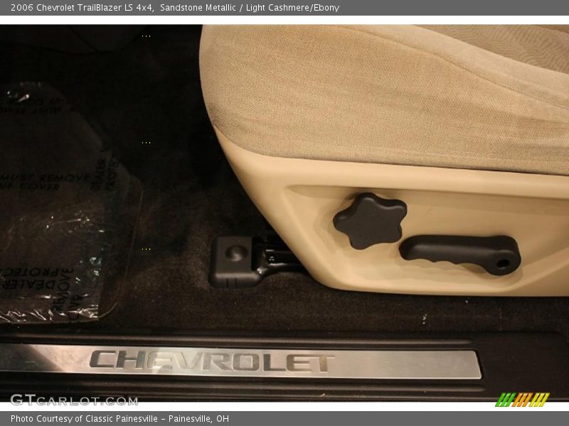 Sandstone Metallic / Light Cashmere/Ebony 2006 Chevrolet TrailBlazer LS 4x4