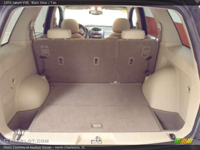 Black Onyx / Tan 2006 Saturn VUE