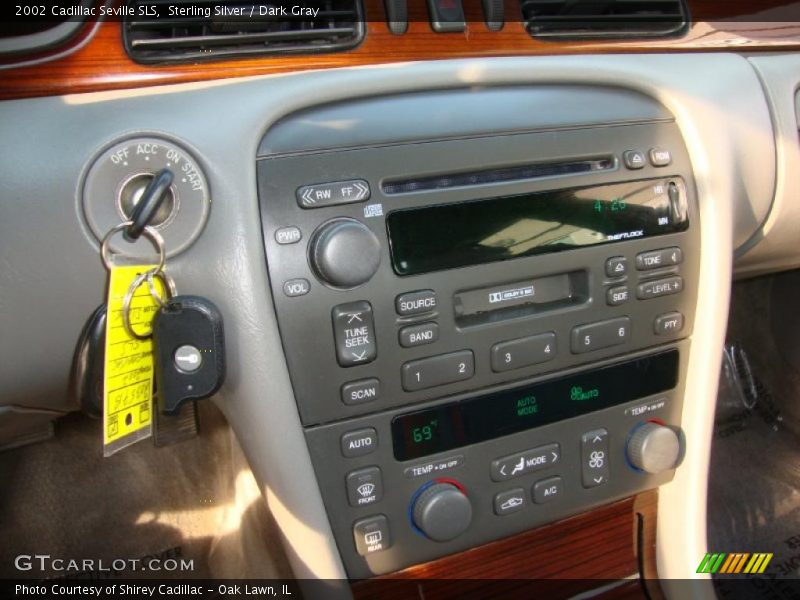 Sterling Silver / Dark Gray 2002 Cadillac Seville SLS