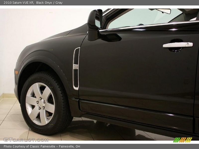 Black Onyx / Gray 2010 Saturn VUE XR