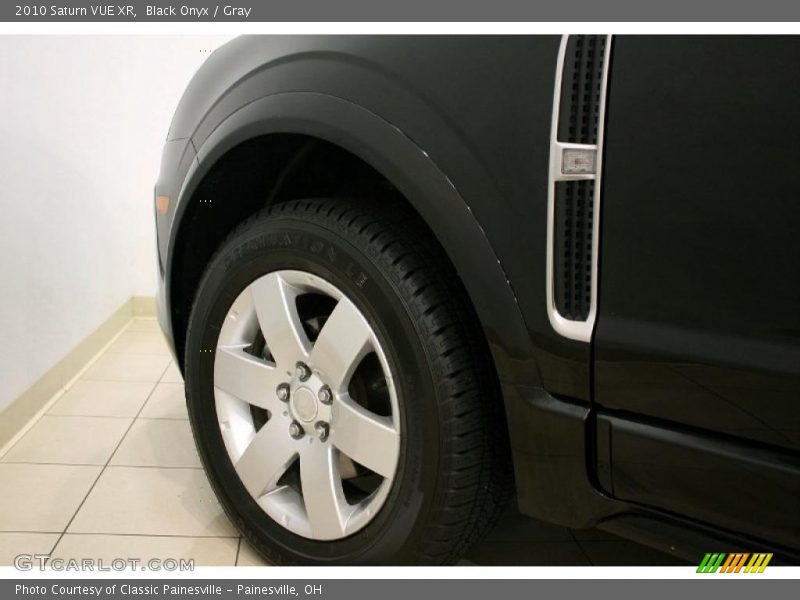 Black Onyx / Gray 2010 Saturn VUE XR