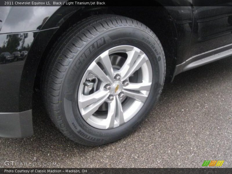 Black / Light Titanium/Jet Black 2011 Chevrolet Equinox LS