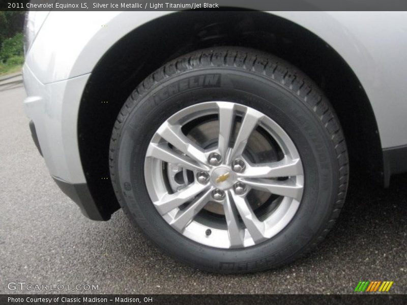 Silver Ice Metallic / Light Titanium/Jet Black 2011 Chevrolet Equinox LS
