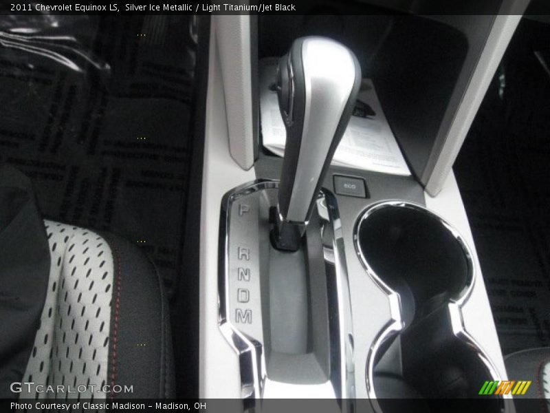 Silver Ice Metallic / Light Titanium/Jet Black 2011 Chevrolet Equinox LS
