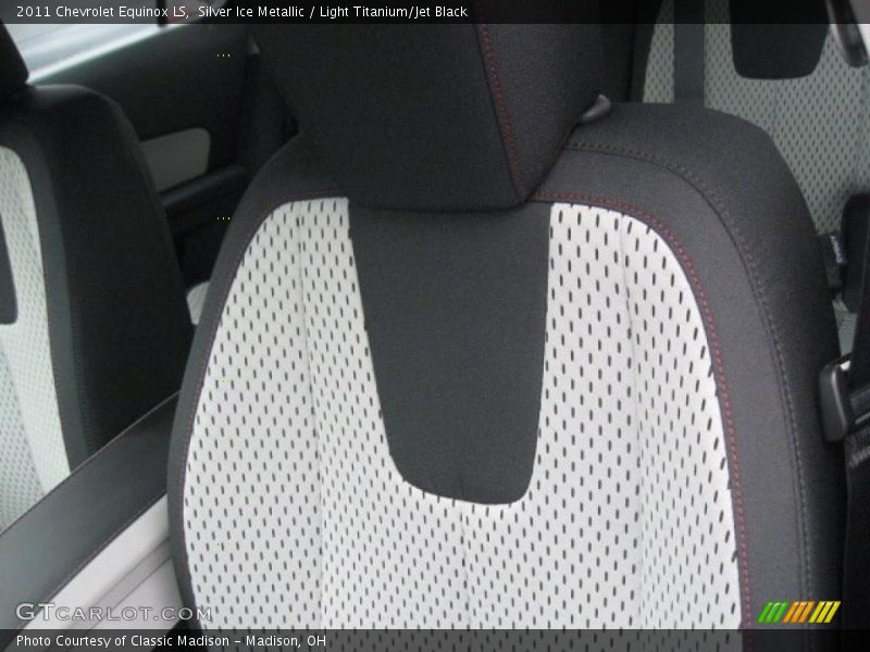 Silver Ice Metallic / Light Titanium/Jet Black 2011 Chevrolet Equinox LS
