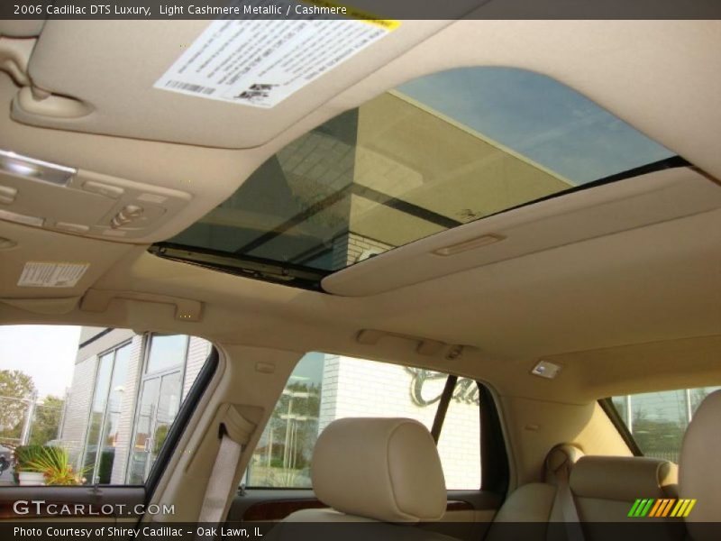 Light Cashmere Metallic / Cashmere 2006 Cadillac DTS Luxury