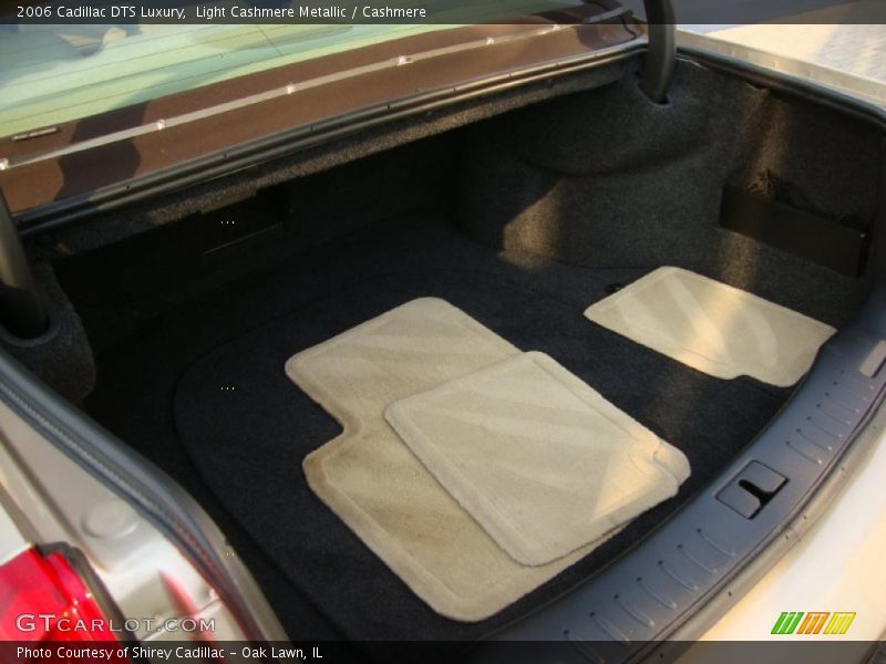 Light Cashmere Metallic / Cashmere 2006 Cadillac DTS Luxury