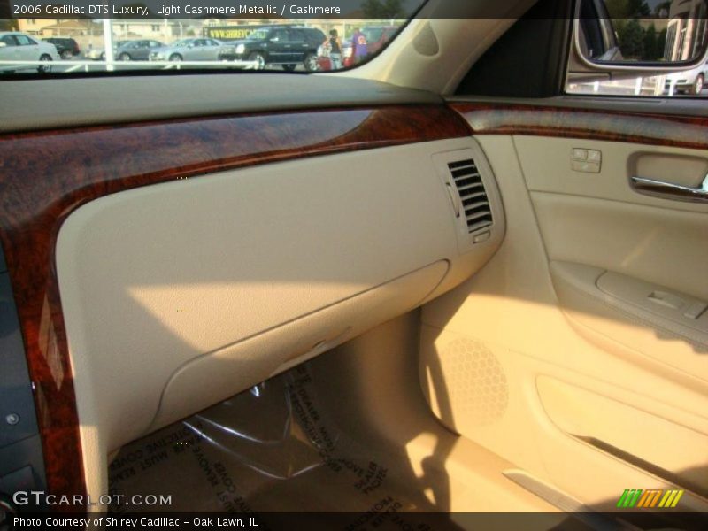 Light Cashmere Metallic / Cashmere 2006 Cadillac DTS Luxury