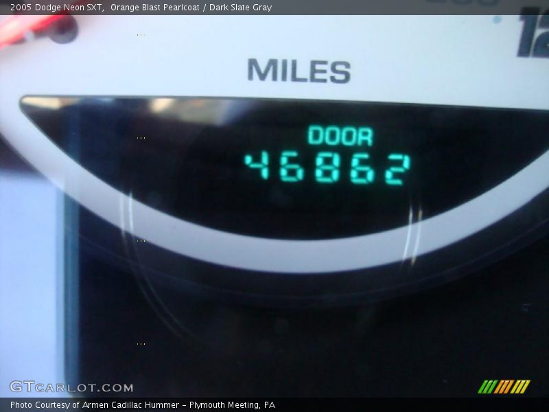 Orange Blast Pearlcoat / Dark Slate Gray 2005 Dodge Neon SXT