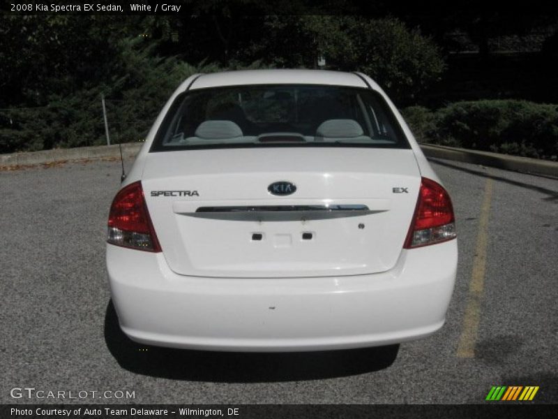 White / Gray 2008 Kia Spectra EX Sedan