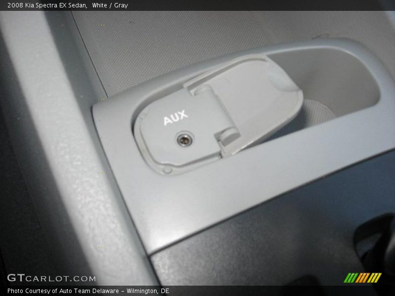 White / Gray 2008 Kia Spectra EX Sedan