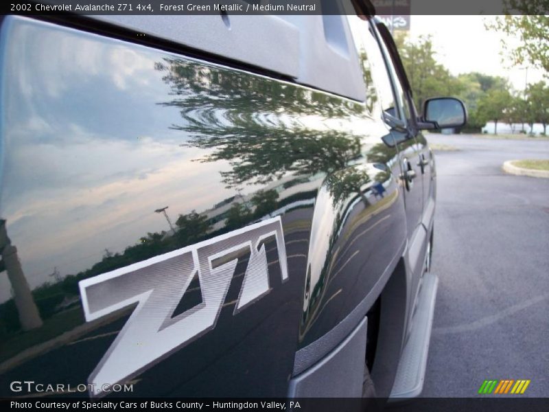 Forest Green Metallic / Medium Neutral 2002 Chevrolet Avalanche Z71 4x4