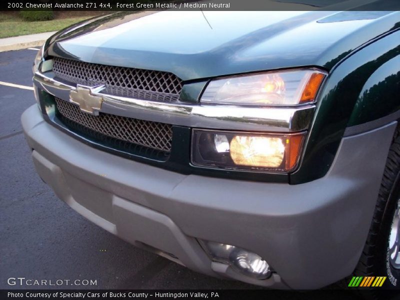 Forest Green Metallic / Medium Neutral 2002 Chevrolet Avalanche Z71 4x4