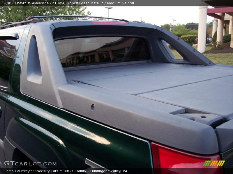 Forest Green Metallic / Medium Neutral 2002 Chevrolet Avalanche Z71 4x4