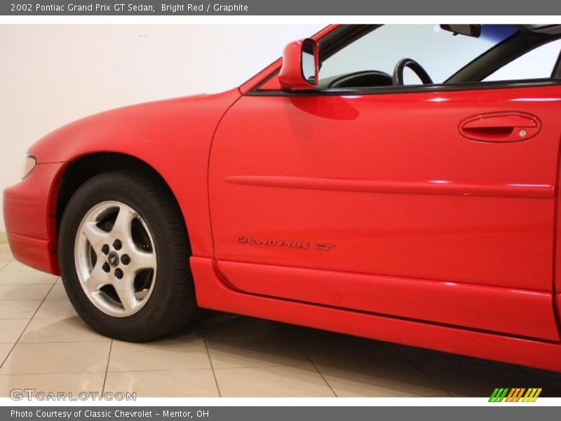Bright Red / Graphite 2002 Pontiac Grand Prix GT Sedan