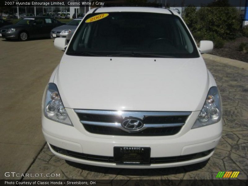 Cosmic White / Gray 2007 Hyundai Entourage Limited