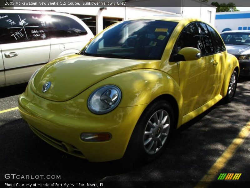 Sunflower Yellow / Grey 2005 Volkswagen New Beetle GLS Coupe