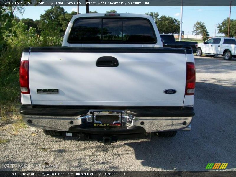 Oxford White Clearcoat / Medium Flint 2007 Ford F250 Super Duty Lariat Crew Cab