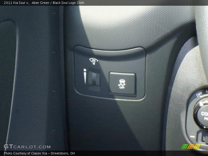Alien Green / Black Soul Logo Cloth 2011 Kia Soul +