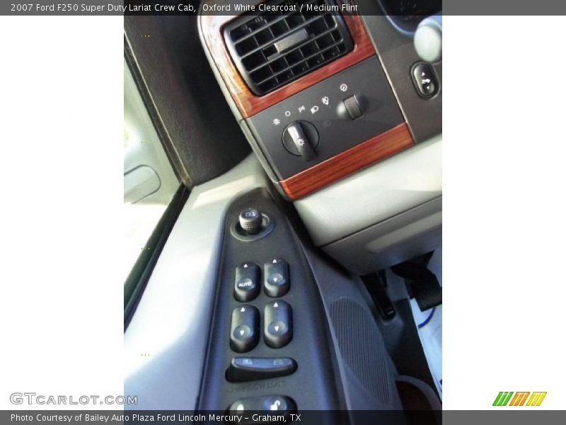 Oxford White Clearcoat / Medium Flint 2007 Ford F250 Super Duty Lariat Crew Cab