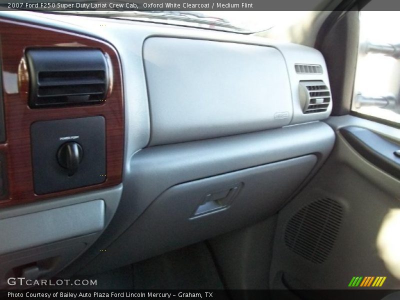 Oxford White Clearcoat / Medium Flint 2007 Ford F250 Super Duty Lariat Crew Cab