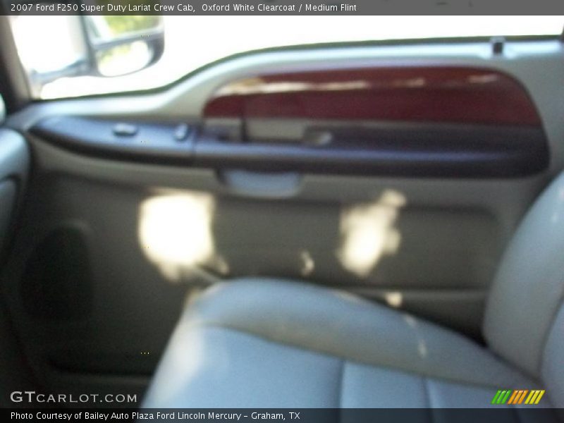 Oxford White Clearcoat / Medium Flint 2007 Ford F250 Super Duty Lariat Crew Cab