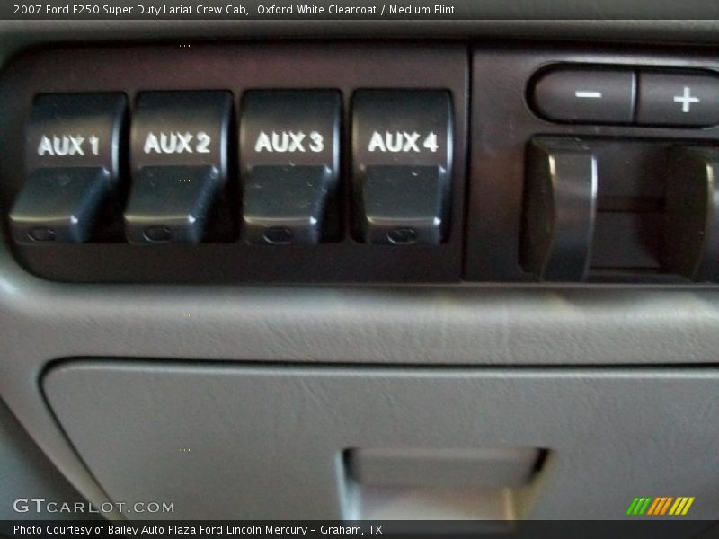 Oxford White Clearcoat / Medium Flint 2007 Ford F250 Super Duty Lariat Crew Cab