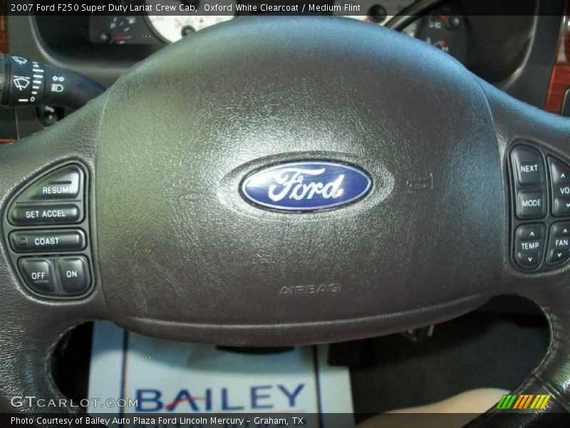 Oxford White Clearcoat / Medium Flint 2007 Ford F250 Super Duty Lariat Crew Cab