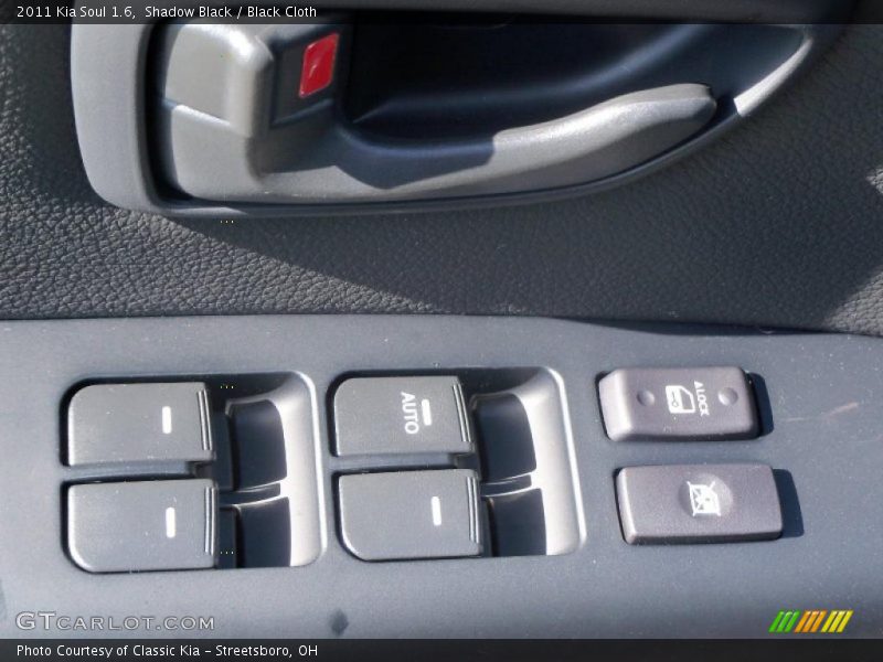 Shadow Black / Black Cloth 2011 Kia Soul 1.6